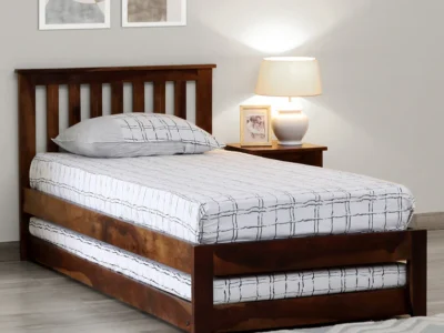 Antique look single bed in Sheesham wood with traditional Indian style by Sarve Furniture – vintage solid wood bed design