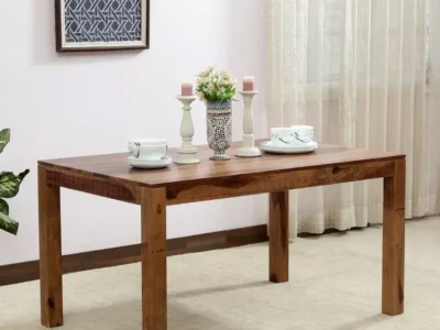 Expandable dining table with adjustable size for small and large families