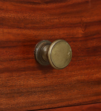 Space-Saving Drawer Chest with Minimal Design and Smooth Sliding Drawers - Image 9